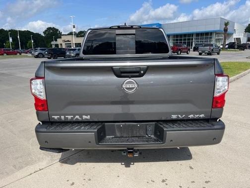 2023 Nissan Titan SV