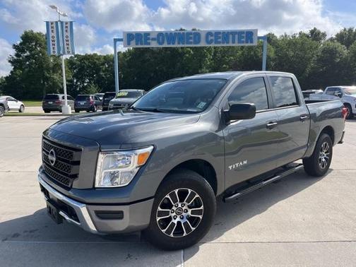 2023 Nissan Titan SV