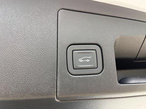 Crystal White Tri-Coat 2026 Cadillac XT5 Premium Luxury