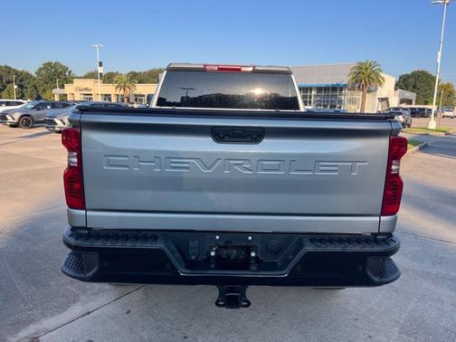 Sterling Gray Metallic 2026 Chevrolet Silverado 2500 Custom