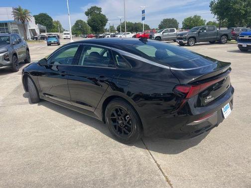 Aurora Black Pearl 2025 Kia K5 LXS