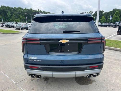 Blue 2026 Chevrolet Traverse LT