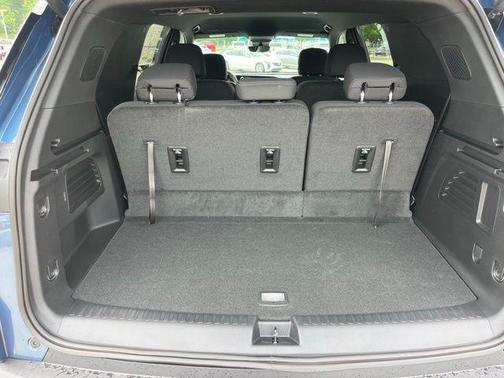 Blue 2026 Chevrolet Traverse LT