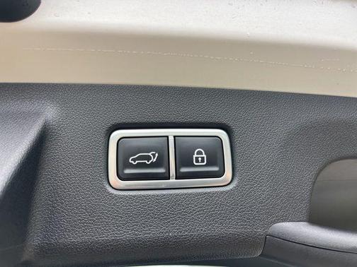 Glacial White Pearl 2023 Kia Sorento SX