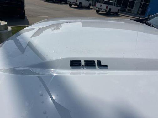 Summit White 2026 Chevrolet Silverado 1500 RST