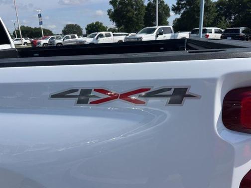Summit White 2025 Chevrolet Silverado 2500 LT