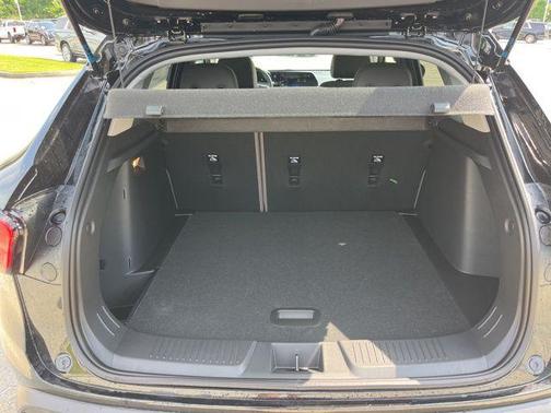 Mosaic Black Metallic 2026 Chevrolet Trax ACTIV