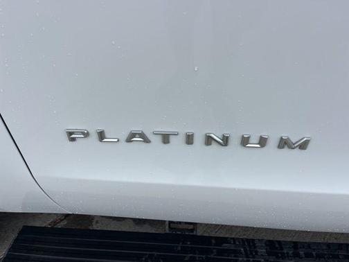 Oxford White 2025 Ford Expedition Platinum