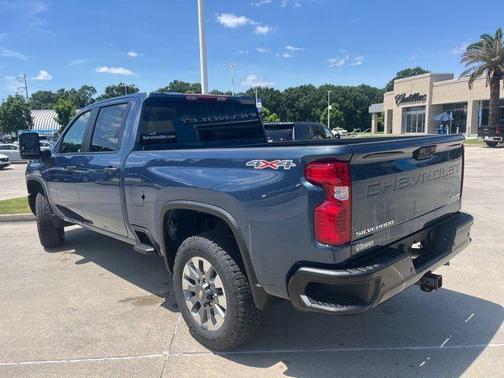 Lakeshore Blue Metallic 2026 Chevrolet Silverado 2500 Custom