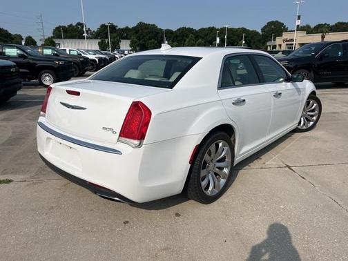 2017 Chrysler 300C Base