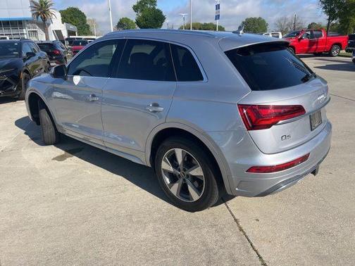 2022 Audi Q5 40 Premium Plus