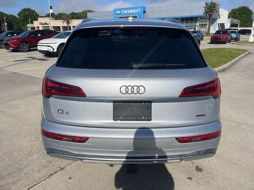 2022 Audi Q5 40 Premium Plus