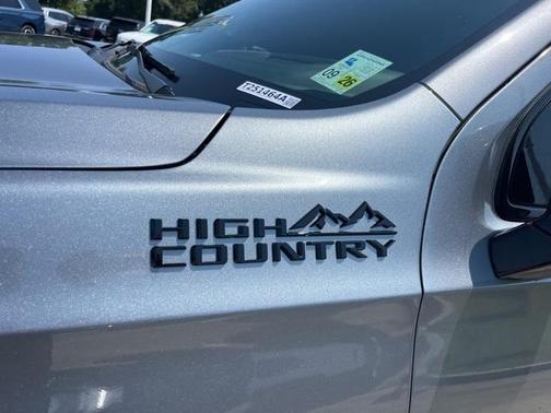 2022 Chevrolet Suburban High Country