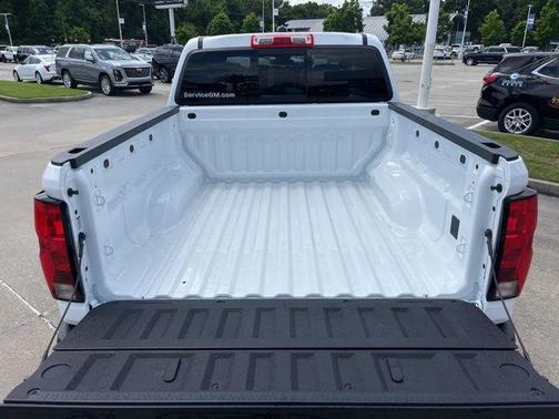 Summit White 2026 Chevrolet Colorado WT
