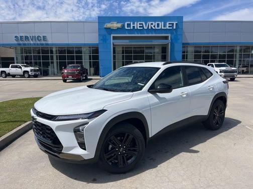 Summit White 2026 Chevrolet Trax ACTIV