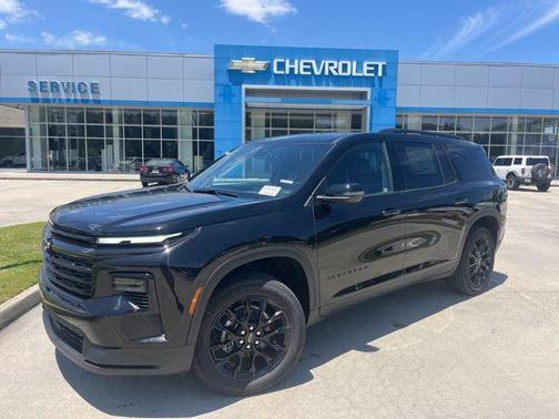 Mosaic Black Metallic 2026 Chevrolet Traverse LT