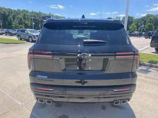 Mosaic Black Metallic 2026 Chevrolet Traverse LT