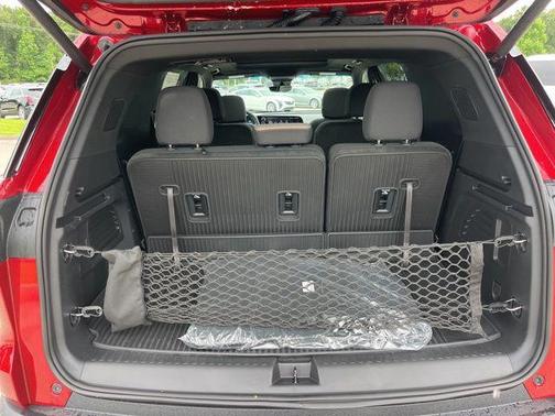 Radiant Red 2026 Chevrolet Traverse LT