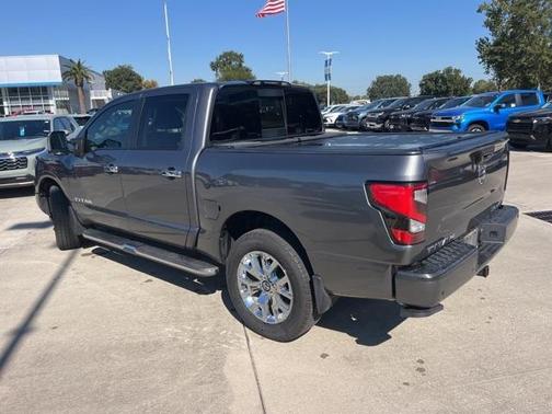 2021 Nissan Titan SL