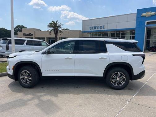 Summit White 2026 Chevrolet Traverse LT