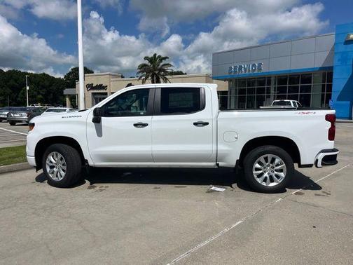 Summit White 2026 Chevrolet Silverado 1500 Custom