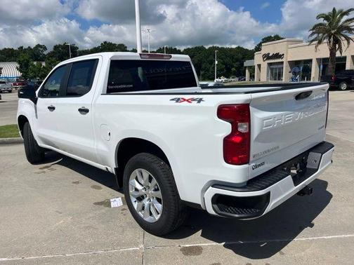 Summit White 2026 Chevrolet Silverado 1500 Custom