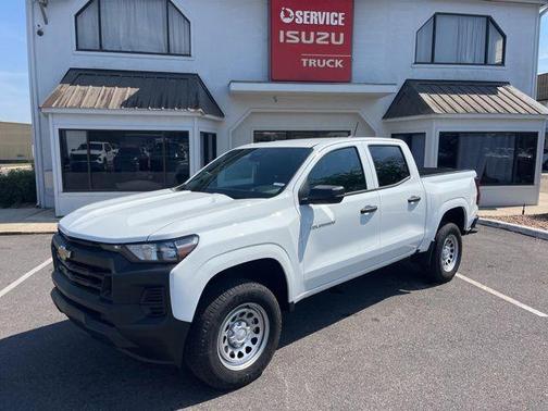 Summit White 2026 Chevrolet Colorado WT