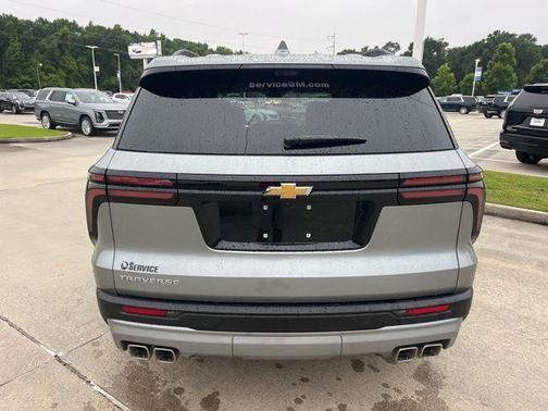 Sterling Gray Metallic 2026 Chevrolet Traverse LT