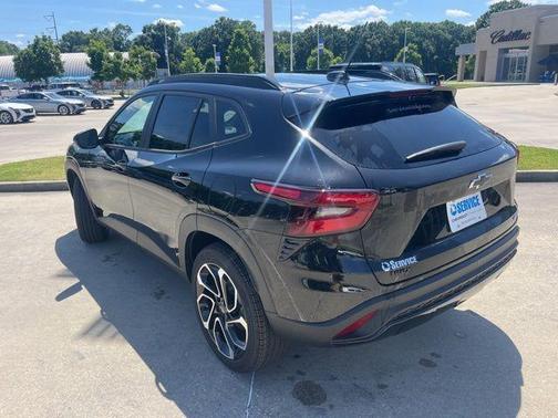 Mosaic Black Metallic 2026 Chevrolet Trax 2RS