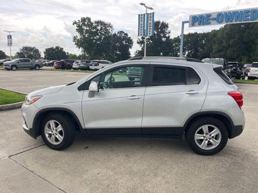 Silver Ice Metallic 2017 Chevrolet Trax LT