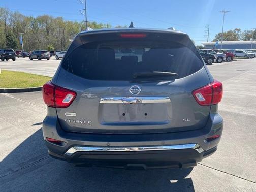 Photo 4 of 44 of 2020 Nissan Pathfinder SL