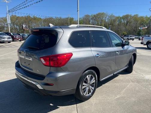 Photo 3 of 44 of 2020 Nissan Pathfinder SL