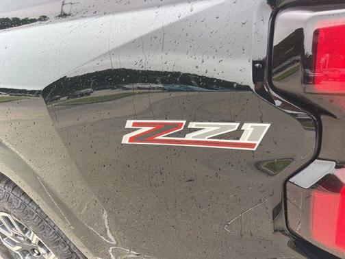 Black 2026 Chevrolet Colorado Z71
