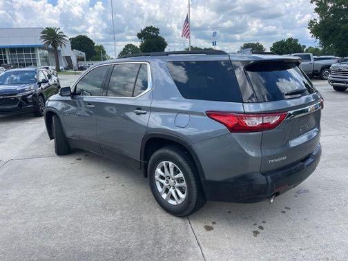 Satin Steel Metallic 2020 Chevrolet Traverse LT Leather