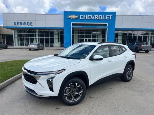 Summit White 2026 Chevrolet Trax LT