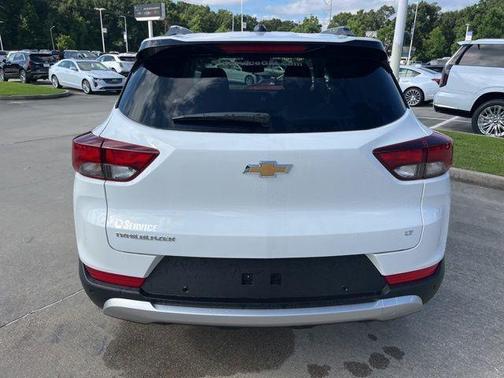 Summit White 2026 Chevrolet Trailblazer LT