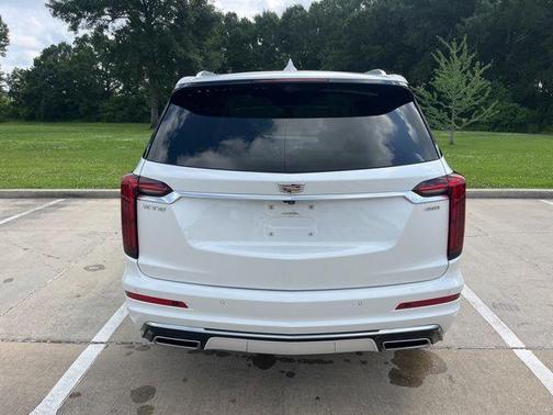 Crystal White Tri-Coat 2024 Cadillac XT6 Premium Luxury FWD