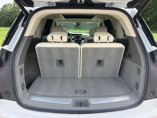 Crystal White Tri-Coat 2024 Cadillac XT6 Premium Luxury FWD