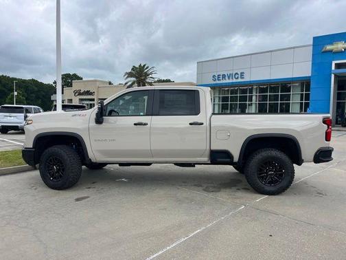 White Sand 2026 Chevrolet Silverado 2500 ZR2