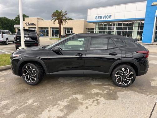 Mosaic Black Metallic 2026 Chevrolet Trax 2RS