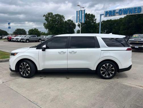 Snow White Pearl 2024 Kia Carnival EX
