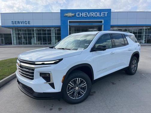 Summit White 2026 Chevrolet Traverse LT