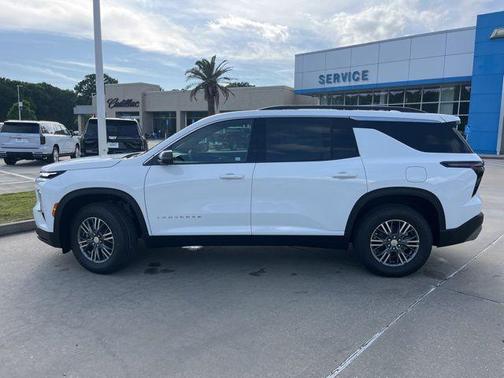 Summit White 2026 Chevrolet Traverse LT