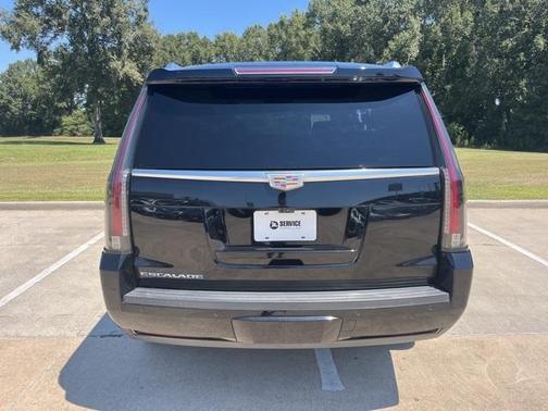 2018 Cadillac Escalade Luxury