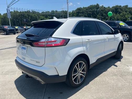 Photo 3 of 46 of 2020 Ford Edge Titanium