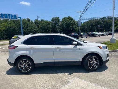 Photo 2 of 46 of 2020 Ford Edge Titanium