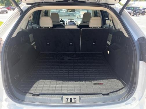Photo 5 of 46 of 2020 Ford Edge Titanium