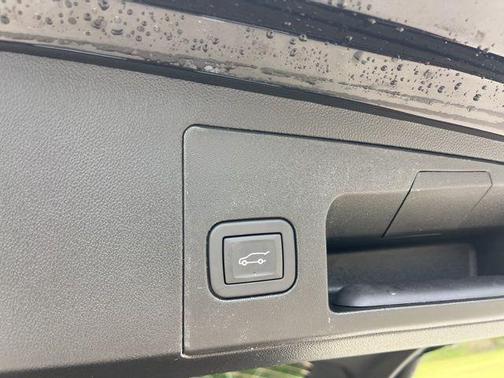 Stellar Black Metallic 2026 Cadillac XT5 Premium Luxury