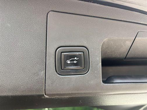 Stellar Black Metallic 2020 Cadillac XT5 Premium Luxury