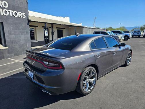 2016 Dodge Charger SXT